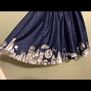Her Universe Star Wars circle skirt with Ashley Taylor art